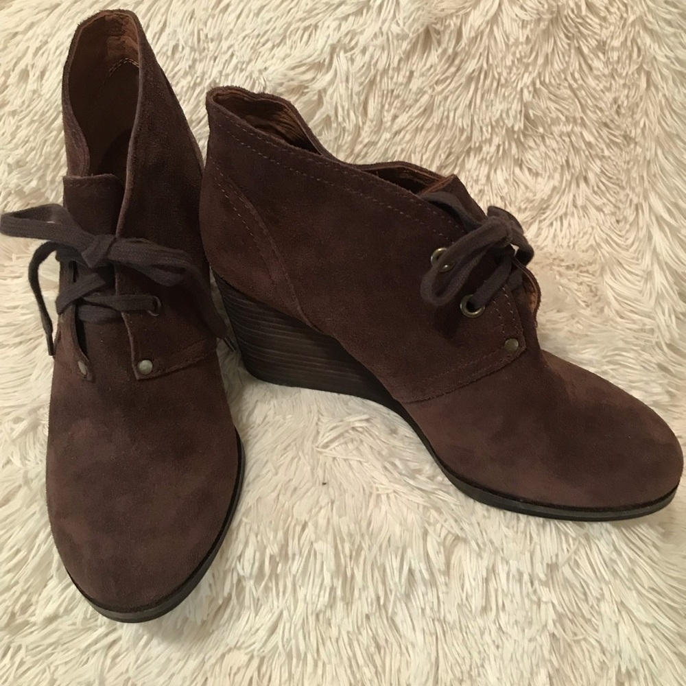 Cute Lucky booties!